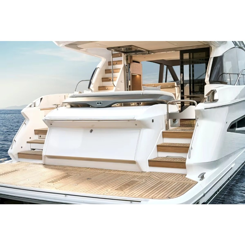 Interior Design Deck - Yate a Motor de Lujo Personalizable,